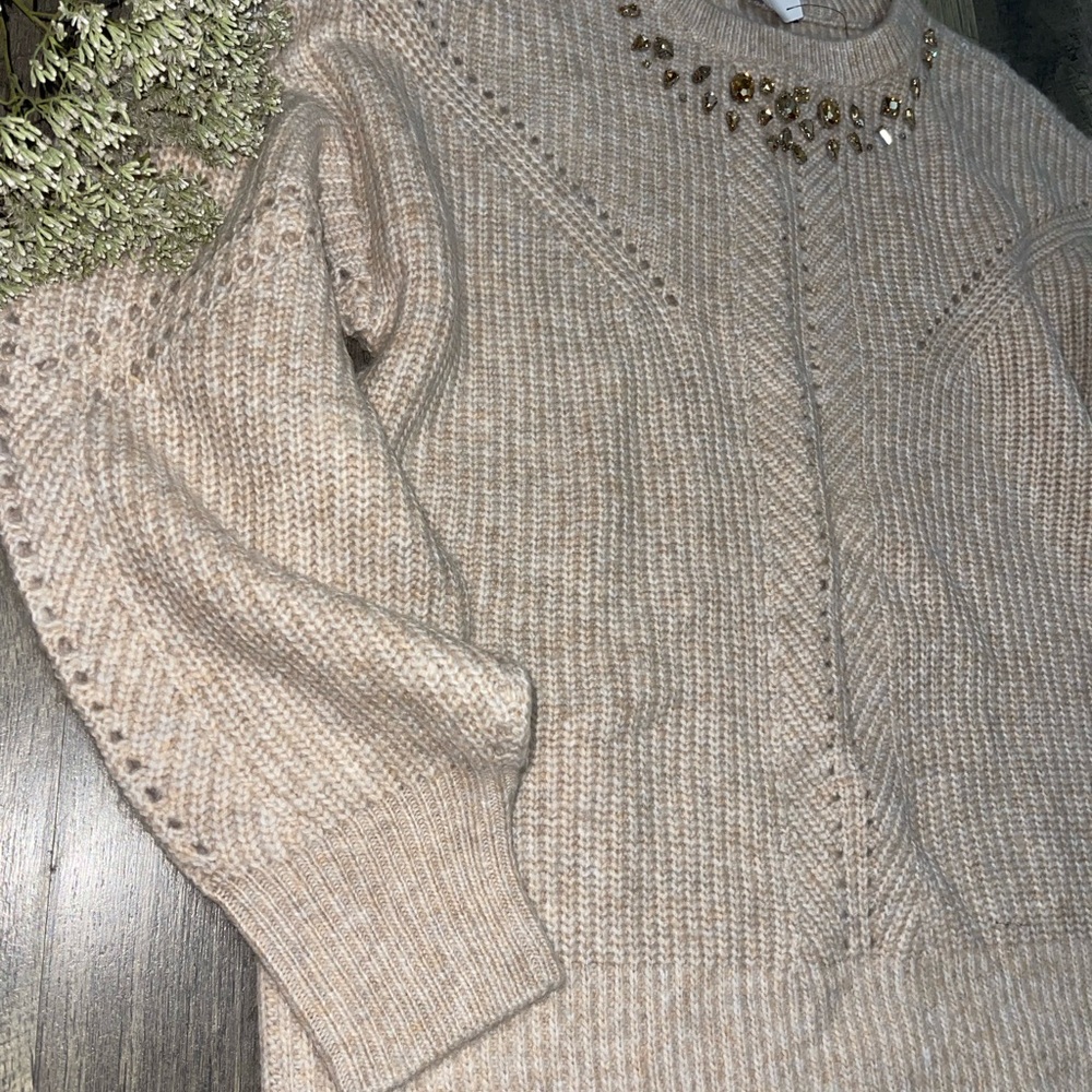 CROWN & IVY beige sweater knitted with golden stones